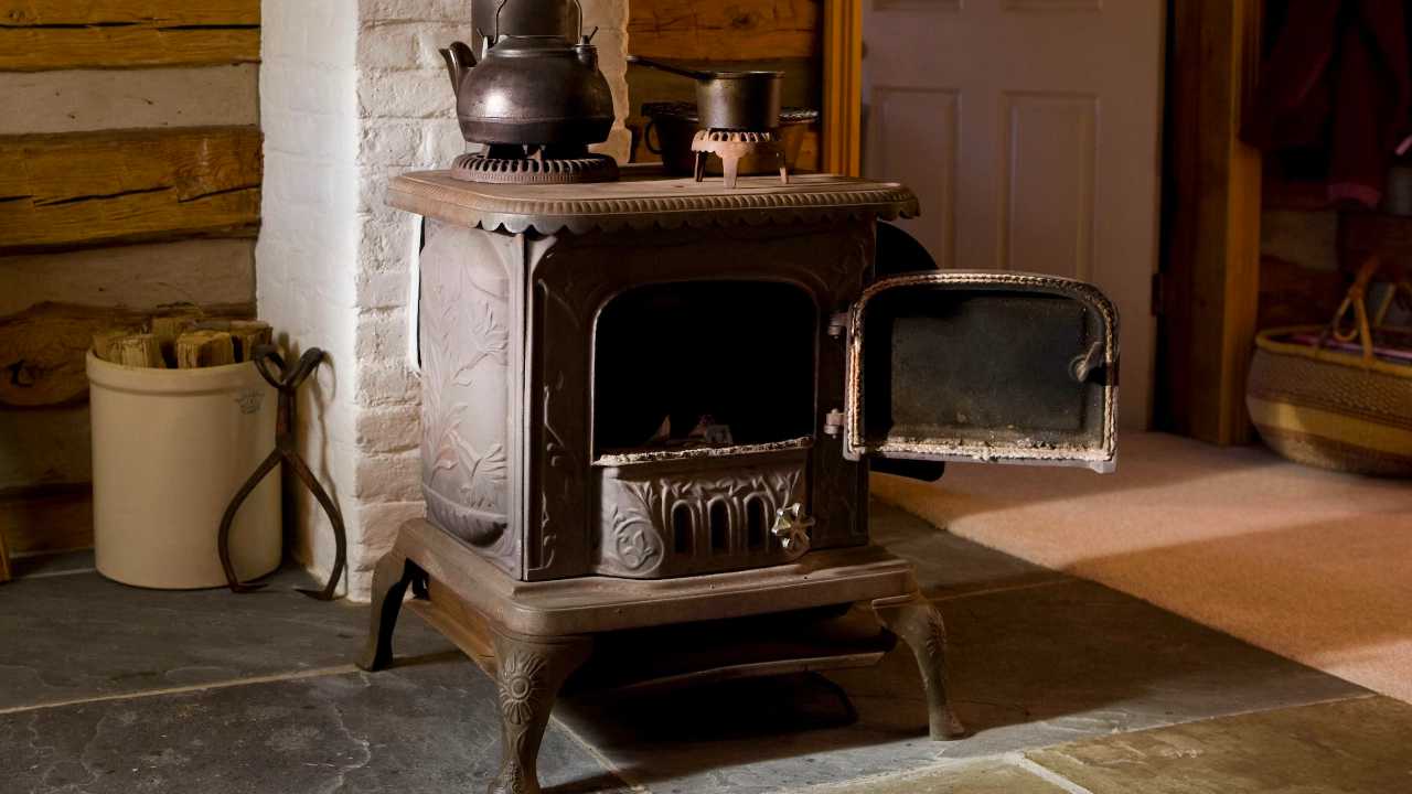 How to correctly clean your Log Burner Safety First!
